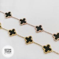 Gambar Gelang Titanium clover bunga dari Bananacrunchyy undefined 5 Tokopedia