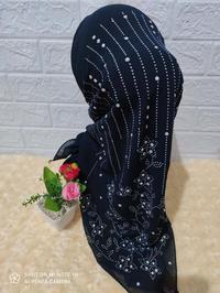 Gambar hijab mute swarovski glamour / Hijab Segi Empat mute / Jilbab SegiEmpat mute / Kerudung Segi Empat mute/ voa; - navi dari 88hijab undefined 2 Tokopedia