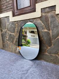 Gambar Cermin Asimetris besi 55x80 cm, Cermin besi minimalis,  cermin wastafel, wall mirror, industrial mirror, cermin minimalis, asimetris mirror dari emyouconcept undefined 3 Tokopedia
