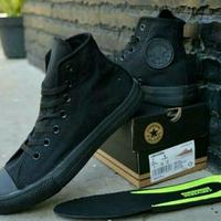 Gambar Sepatu Converse All Star Classic Low Full Black Hitam Polos - High, 36 dari Allstarshoes.ID undefined 3 Tokopedia