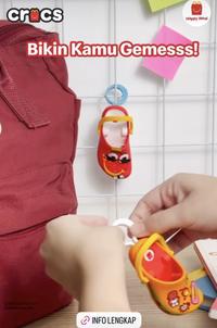 Gambar Mainan MCD CROCS Happy Meal Mc Donalds Toys McD Sandal Crocs Merchandise Mini Figure Key Chain + Stickers - no. 1 dari OriginaL Boss_NEW undefined 5 Tokopedia