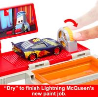 Gambar Disney Pixar Cars Color Changers Mobile Paint Shop Mack Playset dari Toys City undefined 4 Tokopedia