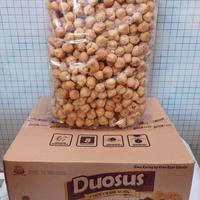 Gambar [Ready Stock - 1000g] Duosus Kue Soes Coklat Repack isi 1 kg Viral Laris  Duosus Coklat 1 kg | Duosoes Kering Coklat | Duosoes | Duosus Kue Soes 1000 gram Coklat Kiloan  Exp 2025 Chocolate Food - Cokelat dari Harmoni Family undefined 1 Tokopedia