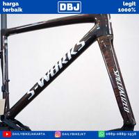 Gambar FRAMESET SPECIALIZED SWORKS TARMAC  SL8 2025 Gloss Carbon Red To Gold Blurred Speckle Metallic White Silver - 56 dari Daily Bike Shop_NEW undefined 2 Tokopedia