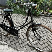Gambar Sepeda Onthel Batavus made in holland dari Afrizalin undefined 2 Tokopedia