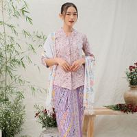 Gambar Kebaya kartini florine lengan 7/8 meradelima katun jepang bunga ungu - M dari Meradelima Batik undefined 4 Tokopedia