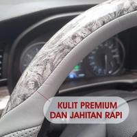 Gambar Cover Sarung Stir Setir D Shape Rata Bawah Motif Kayu Kulit Premium Mobil BYD Seal Dolphin M6 Atto 3 dari 33accessories undefined 4 Tokopedia