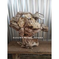 Gambar Patung Pertarungan Naga 3 Dimensi Akar Kayu Jati Unik Mencengkeram Batu Asli (Panjang 120cm, Lebar 60cm, Tinggi 110cm) dari Kusuma Mebel Jepara undefined 1 Tokopedia