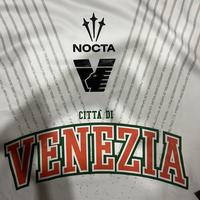 Gambar Jersey Venezia Away 24/25 Short Sleeves SS Original BNWT Brand New With Tag - L dari Traffitsid undefined 3 Tokopedia