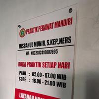 Gambar Plang Acrylic Ukuran 30x45 Papan Akrilik Praktek Bidan Dokter Perawat - 35x50 1 sisi, Tanpa Lis dari hanan.grafika undefined 3 Tokopedia