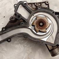 Gambar Water Pump Mercedes Benz M112 V6 for CLK320 ML500 ML350 C240 C320 E240 E260 E280 E320 ML320 W163 W203 W211 dkk ( copotan, original Mercedes Benz ) dari 21MR Shop undefined 2 Tokopedia