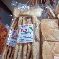 Gambar kerupuk kemplang panggang  belinyu bentuk kotak sambal terasi cap 223  isi 14 keping khas bangka dari mentari snack bangka undefined 1 Tokopedia