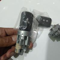 Gambar Kunci Kontak Remote 1Set Original Mitsubishi Xpander Exceed GLS dari NeoAJM undefined 2 Tokopedia
