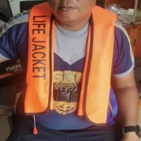 Gambar Pelampung Life Jaket ada Co2 aman dipakai laut, naik perahu saat Mancing dari Sarang Shop23 undefined 4 Tokopedia