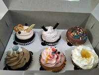 Gambar Regular Cupcakes, Kue Cup dengan Aneka Rasa Topping Buttercream Enak - Pack isi 12 pcs dari Cupcakes Jakarta undefined 4 Tokopedia
