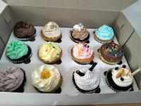 Gambar Regular Cupcakes, Kue Cup dengan Aneka Rasa Topping Buttercream Enak - Pack isi 12 pcs dari Cupcakes Jakarta undefined 5 Tokopedia