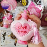Gambar Miniso x Harry Potter READY STOCK Amortentia Love Potion 5 inch Plush Pendant | Gantungan kunci warna emas dari Hidden Treasures Co. undefined 1 Tokopedia