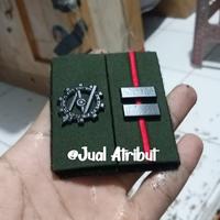 Gambar Pangkat Kerah Baju PDL LETTU ELEKTRONIKA korps LEK AL Logam Timbul - lis merah dari JUAL atribut undefined 4 Tokopedia