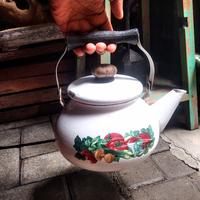 Gambar Teko / Ceret Enamel Jadul Vintage dari Rosokmologi undefined 2 Tokopedia