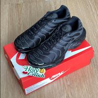 Gambar Nike Air Max Plus TN Triple Black - Original 100% Resmi PT.Nike - 36 dari holycrushh undefined 5 Tokopedia