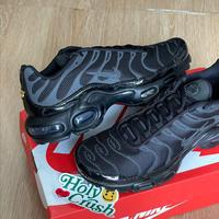 Gambar Nike Air Max Plus TN Triple Black - Original 100% Resmi PT.Nike - 36 dari holycrushh undefined 3 Tokopedia