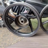 Gambar Velg Vario 125 CBS KZR Sepasang ORIGINAL BEKAS dari ZyStuff undefined 2 Tokopedia