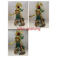 Gambar patung dewa kwan kung / kwan kong / kwan te / 關聖帝君  - 12 inch -  fiber- 5 bendera - naga - gentong - pedang bawah - l24 dari toko epatung undefined 3 Tokopedia