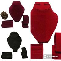 Gambar 1 Set Manekin Tempat Perhiasan Bludru Mute Seserahan Mahar - Merah dari STOR FRANK undefined 1 Tokopedia