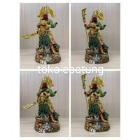 Gambar patung dewa kwan kung / kwan kong / kwan te / 關聖帝君  - 12 inch -  fiber- 5 bendera - naga - gentong - pedang bawah - l24 dari toko epatung undefined 4 Tokopedia