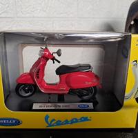Gambar Diecast Miniatur Motor Vespa matic modern Gts 125cc 150 cc 125 cc classic motor pajangan mainan anak hiasan souvenir kado ulang tahun hiasan rumah meja kantor dashboard mobil k dari jual sparepart aksesoris motor undefined 5 Tokopedia