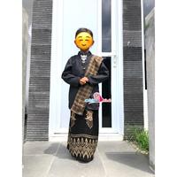 Gambar Baju Pahlawan CUT NYAK DHIEN ACEH Kostum Baju Adat Perempuan CUT NYAK MEUTIA Baju Anak - Selendang Batik, L(4-6th) dari Clamby Doll undefined 5 Tokopedia