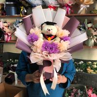 Gambar buket wisuda bandung bunga/bucket bouquet graduation coklat boneka - BWK UNGU, Wisuda + Cklt dari Viflowerss undefined 1 Tokopedia