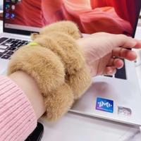 Gambar Boneka Clingy Capybara Maxwell Gelang Boneka Bahan Plush - Capy Tangan dari MEXIXO BONESSTORE undefined 3 Tokopedia