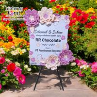 Gambar Karangan Bunga Papan Kertas Ukuran 60x90 Malang Untuk Segala Acara Spesial Wisuda Grand Opening Selamat Kelulusan Ulang Tahun dan Acara Lainnya - Bintang Florist dari Bintang Florist Malang undefined 3 Tokopedia