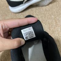 Gambar Sepatu Rebook hitam putih size 37.5 dari Squad thrift bengkulu undefined 4 Tokopedia