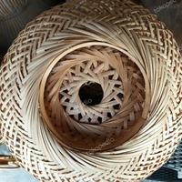 Gambar BALI anyaman bambu kerajinan rotan lampion tutup lampu fitting kabel Terbaik dari BerkahJayaped undefined 4 Tokopedia
