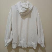 Gambar Hoodie Uniqlo putih size L (like new) dari TokoKaru undefined 2 Tokopedia