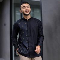 Gambar Baju Koko Kurta Muslim Lengan Panjang Motif Batik Original Saviq - Hitam, M dari hayyin moslem wear undefined 1 Tokopedia