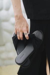 Gambar Kiera Sandal Wanita Flat Kirana Black, Camel - 36, camel dari kiera_official undefined 1 Tokopedia