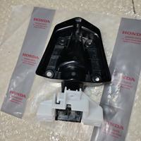 Gambar Engsel Dudukan Tutup Bensin PCX 160 2021-2023 kode part : 64450-K1ZN21 dari IndahmotorParts undefined 3 Tokopedia