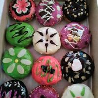 Gambar 12 pcs DONAT ULTAH BISA REQUEST UCAPAN dari Nitarus20 undefined 1 Tokopedia