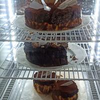 Gambar BBC Burnt Cheese cake Choco Mousse Brunsj dari Pinaring Jaya Food Mart undefined 3 Tokopedia