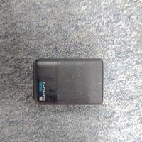 Gambar Dual charger baterai Gopro Hero 5, 6 7 original dari GCown undefined 2 Tokopedia