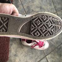 Gambar sepatu converse original 100%, warna putih-pink, kondisi bagus - Putih pink dari VidiSehat undefined 3 Tokopedia