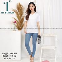 Gambar KAOS V NECK LEHER V POLOS MERAH MAROON T-SHIRT FASHION WANITA PRIA COWOK CEWEK KATUN PREMIUM DISTRO LENGAN PENDEK JUMBO PLUS SIZE 3XL 4XL 5XL CUSTOM SERAGAM PROMOSI GROSIR COD Combed Nyaman Baju Atasan Oversize Lembut - MAROON, XS dari Teestationjkt undefined 3 Tokopedia