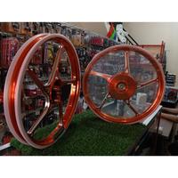 Gambar VELG VND AK55 AK 55 RING R 17 R17 ORIGINAL BEAT SCOOPY VARIO 125 VARIO 150 VARIO125 VARIO150 ORANGE BLACK POLISH CROOM Mdl ENKEI ORIGINAL not v speed gen 1 2 x1r x1 r - BLACK, BEAT SCOOPY R17 dari serbadotcom undefined 3 Tokopedia