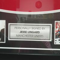 Gambar Jasa Frame Jersey Memorabilia Figura Pigura ukuran 85x65cm Baju Bola dari Evermore Stuffs undefined 2 Tokopedia