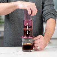 Gambar AeroPress - Clear Coffee Press Pink - Alat Seduh Kopi Manual Brewer dari Otten Coffee undefined 4 Tokopedia