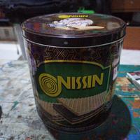Gambar Bekas - Kaleng Kosong Bekas Waffer Nissin Diameter 14,5 Cm tinggi 16cm dari Juragan.Preloved.bandung undefined 1 Tokopedia
