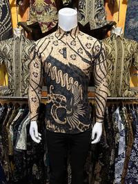 Gambar batik pria slim fit lengan panjang motif keong racun - Keong racun, M dari Batik Putra Kencana Official undefined 4 Tokopedia